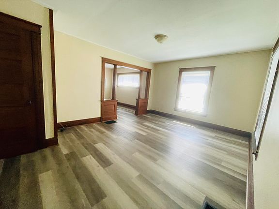 3rd image of 519 Seymour Ave