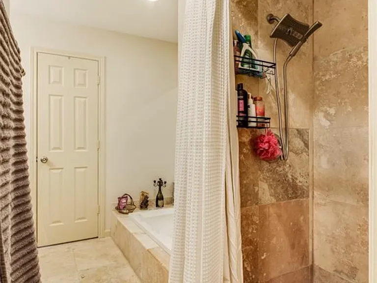 3613 Hilltop Ln — Photo 5