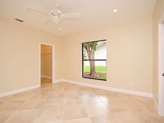 4th image of 3808 Embassy Dr