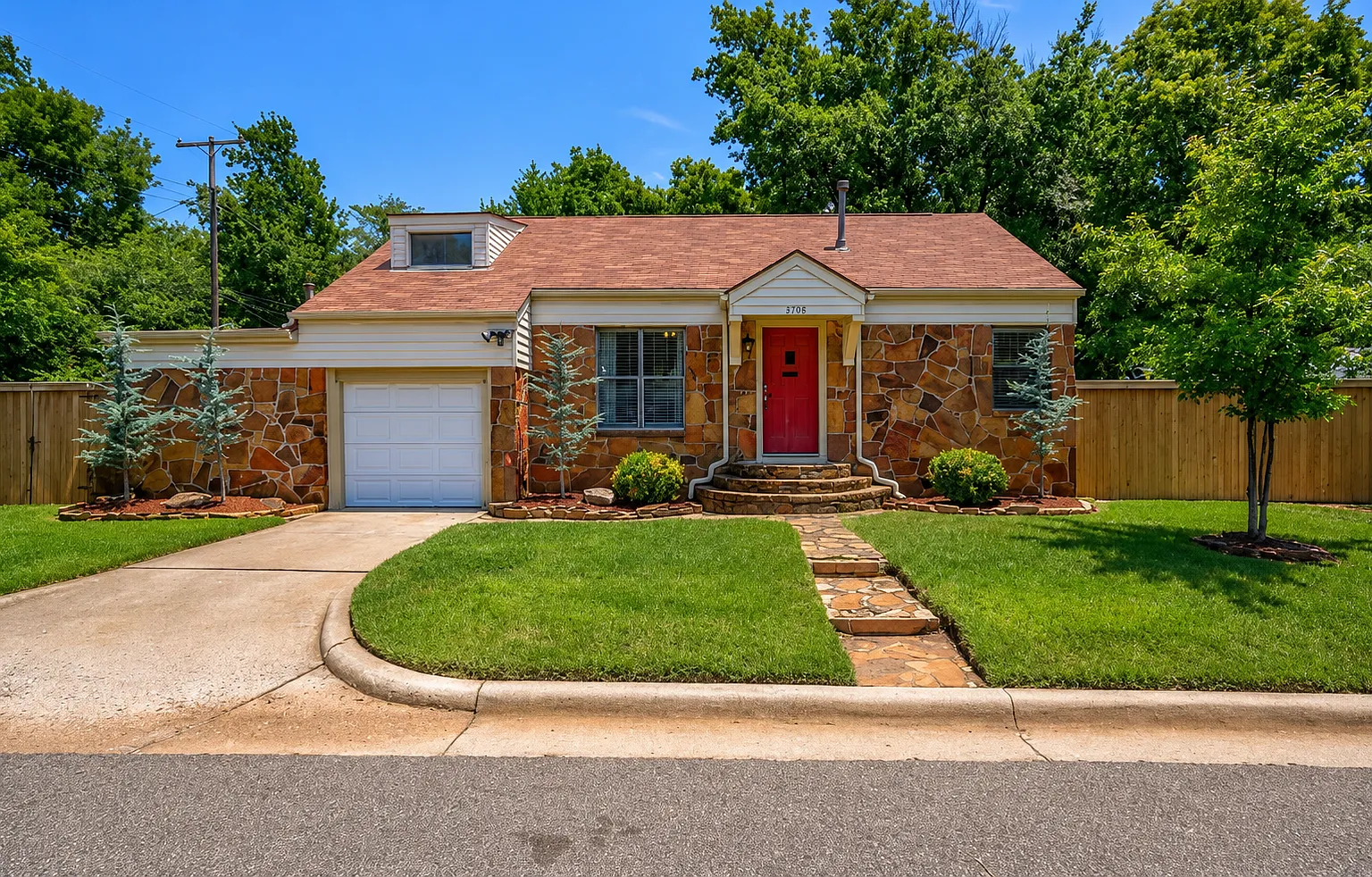 3 bed, 948 sqft, $1,425 — Photo 1