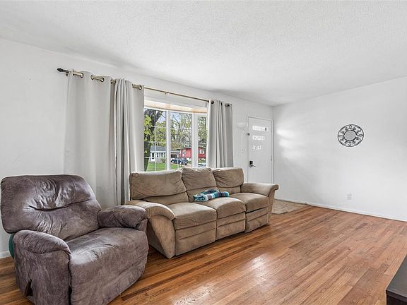4th image of 925 Parkview Dr