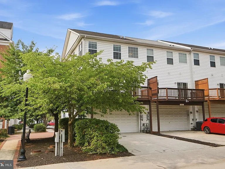 820 Ryan St — Photo 27
