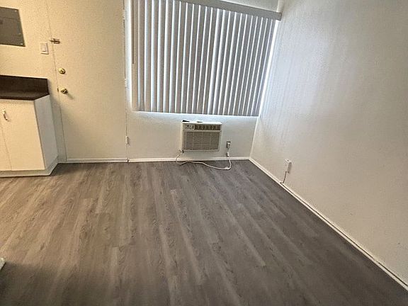 5th image of 305 E California Blvd APT 2