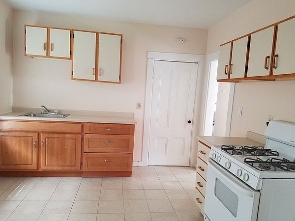 Kitchen - tenant to bring refrigerator