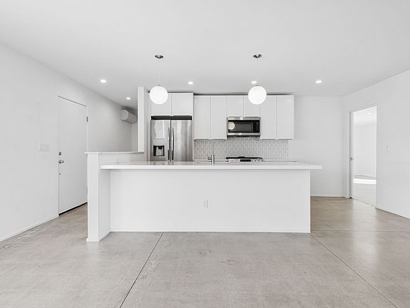4th image of 73545 Shadow Mountain Dr APT 1
