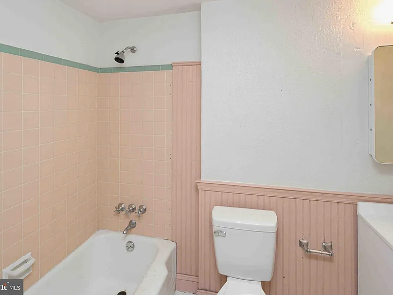 1268 Rydal Rd — Photo 34