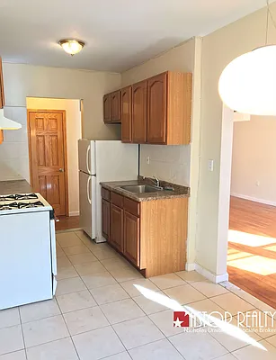 Rented by Astor Realty | media 37