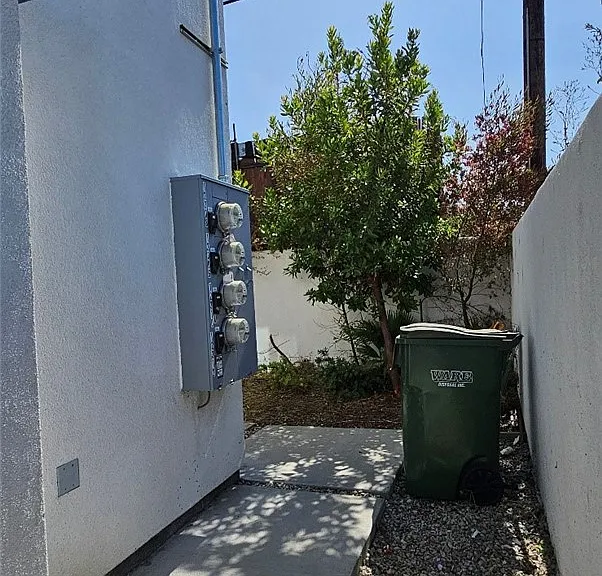 12308 Valley View Ave — Photo 30