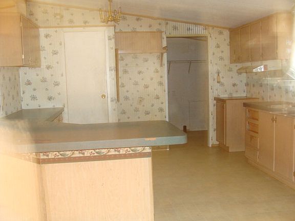 4th image of 168 Parker Dr