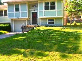 1427 E 124th St, Olathe, KS 66061