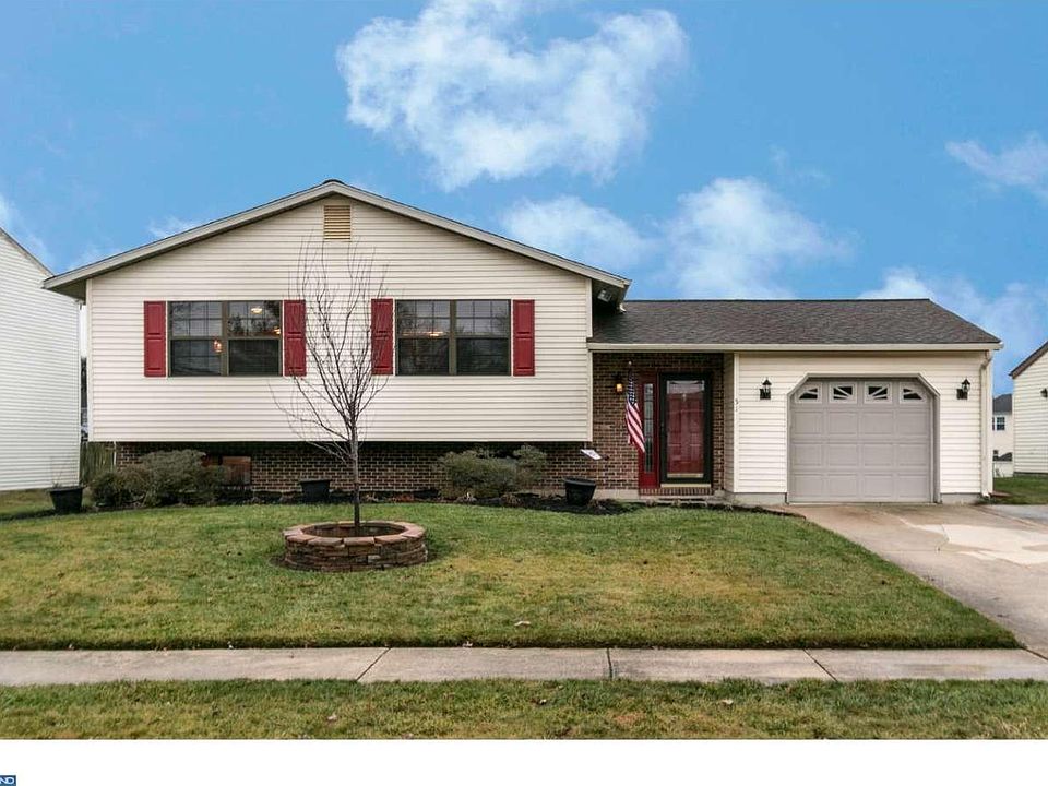 1st image of 51 Flinthill Dr