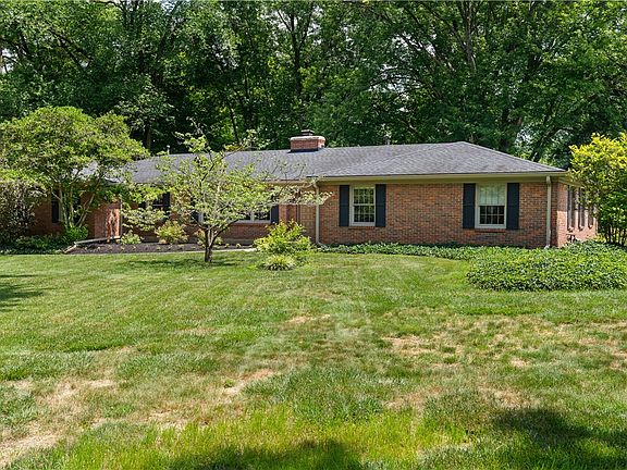 2nd image of 156 Manor Ln