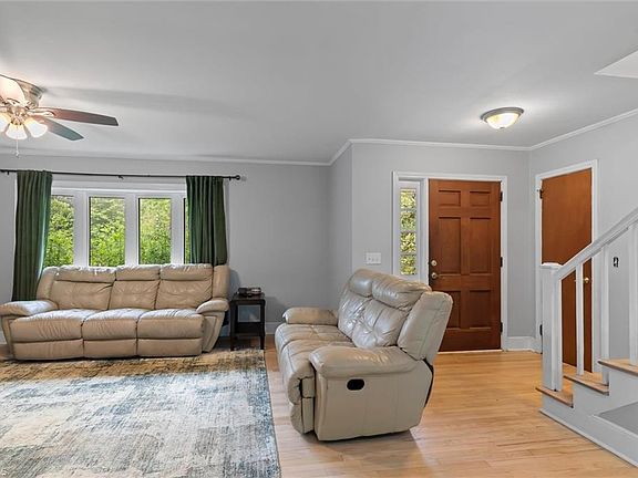 4th image of 388 Eldora Rd