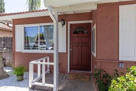 4th image of 482 Serenade Way