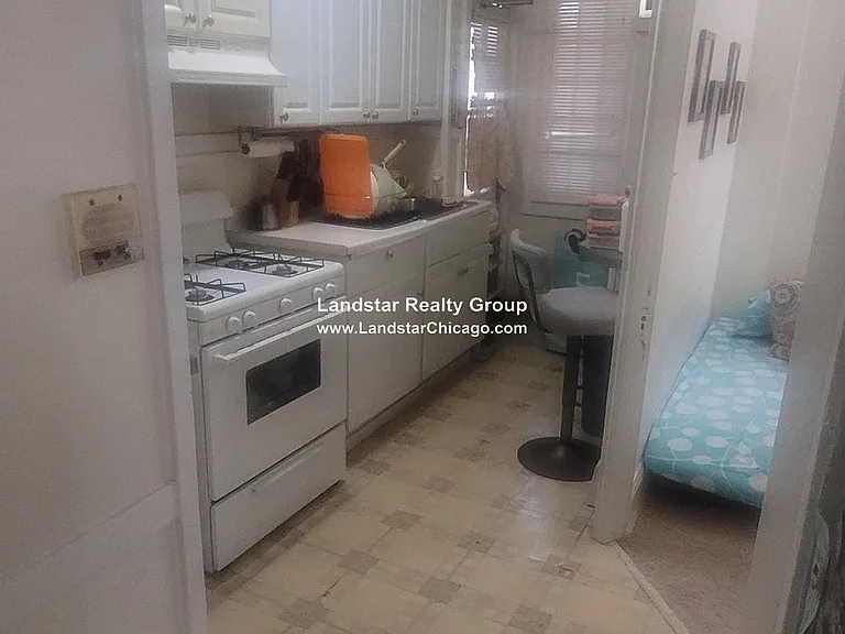 1233 Chicago Ave #11 — Photo 6