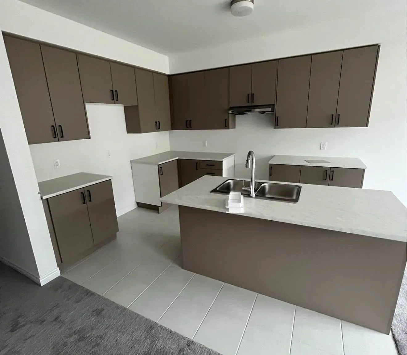 3 bed, $2,600 — Photo 2