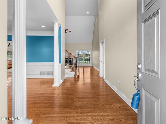 4th image of 1021 Windsor Dr