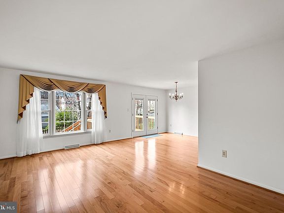 4th image of 9005 Penn Manor Ct