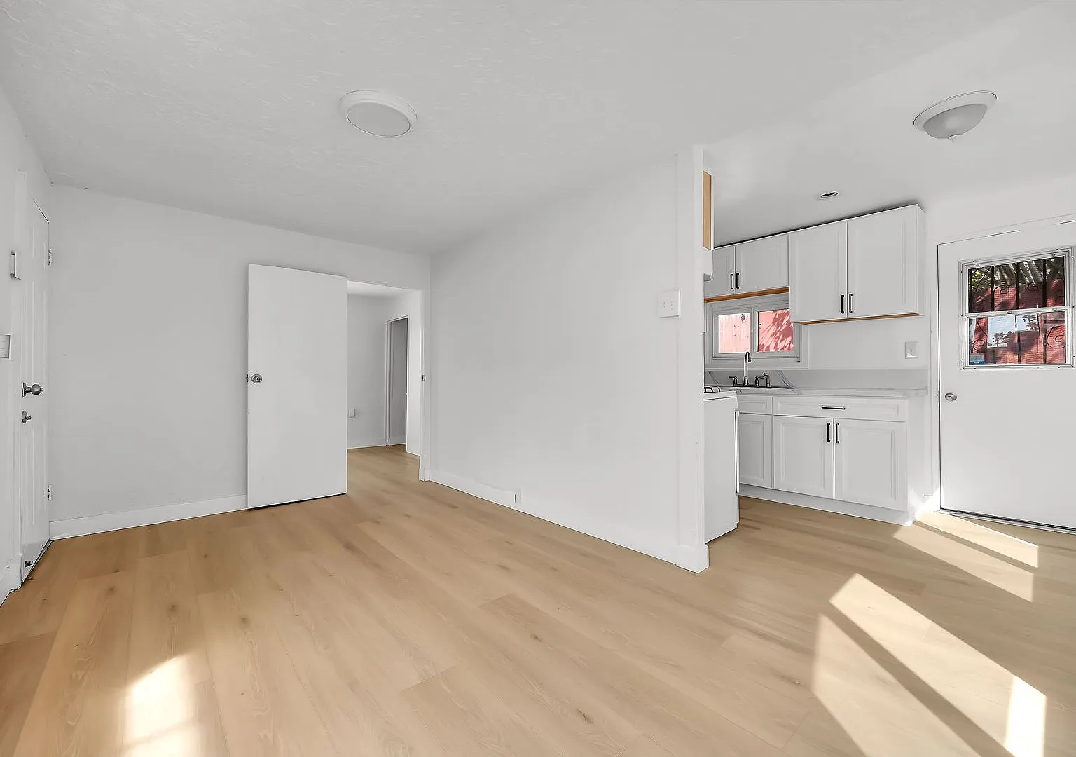 940 Arcadia Pl Units A-E — Photo 4
