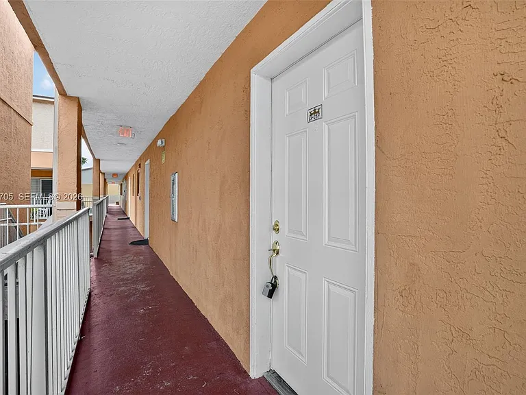 6225 Kendale Lakes Cir #253 — Photo 5