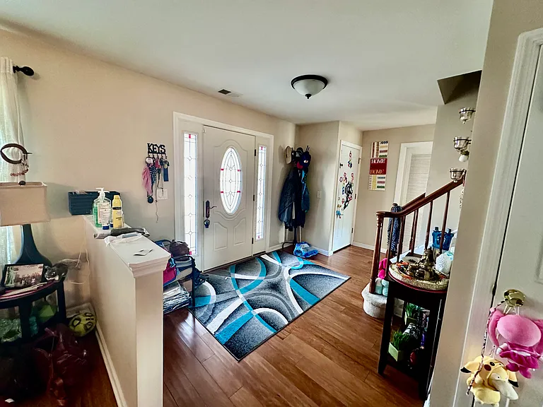 157 Woodbury Rd — Photo 7