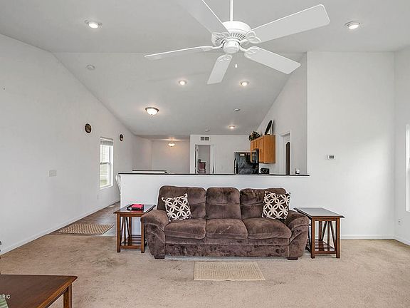 5th image of 1608 Crescent Pointe Dr SE