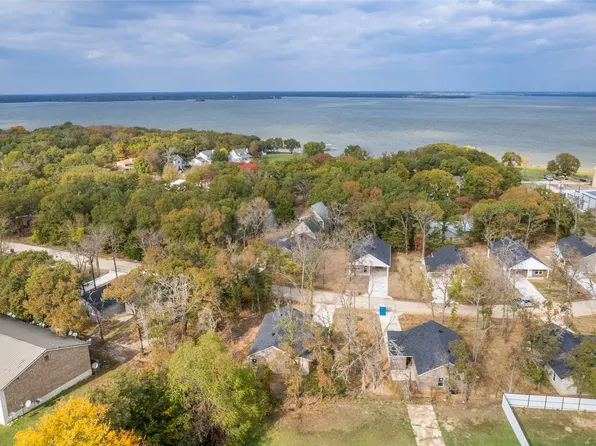 924 Woodland Dr, West Tawakoni, TX 75474