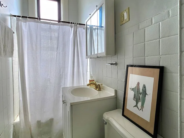 3765 N Kenmore Ave #2E — Photo 7