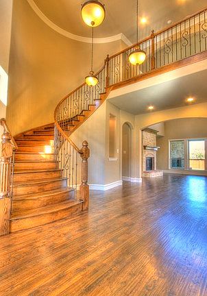 4th image of 304 Saint Tropez Dr