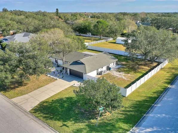 2054 Racimo Dr, Sarasota, FL 34240