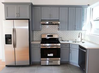 22-33 35th St #2, Astoria, NY 11105
