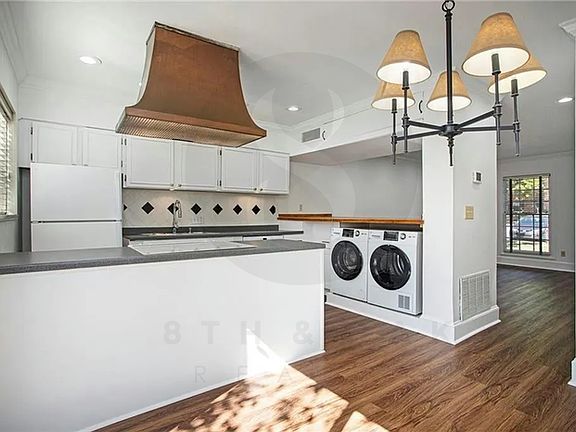 5th image of 3121 Colonial Way APT E