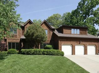 2057 Woodmoor Ridge Dr, Ballwin, MO