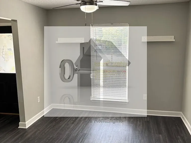 1068 Joaquin Rd — Photo 10