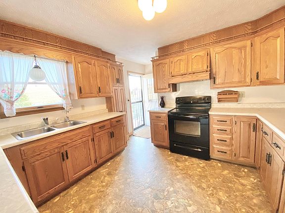 3rd image of 1451 County Road 94