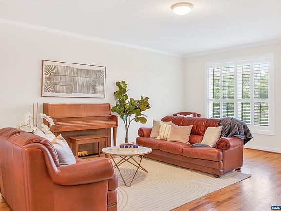 4th image of 1569 Newcastle Ct
