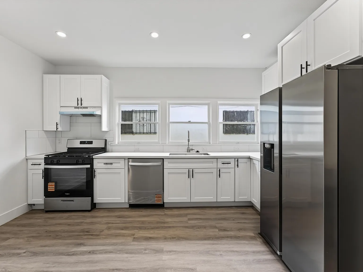 1 bed, 2250 sqft, $1,200 — Photo 1
