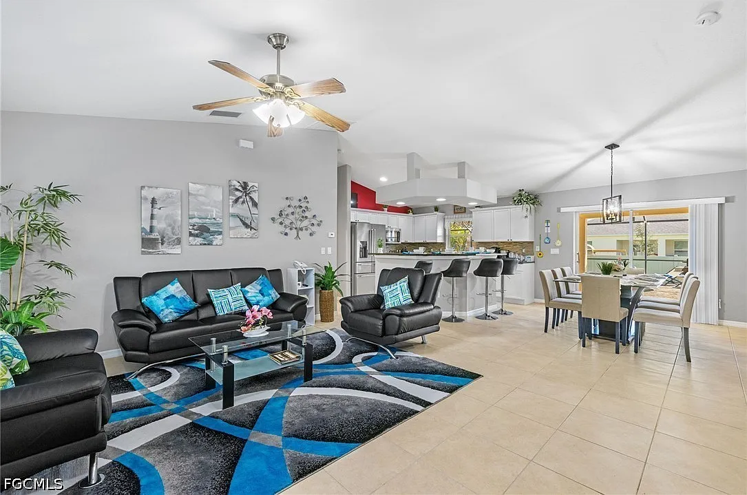 3 bed, 2.0 bath, 1416 sqft, $4,410 — Photo 3