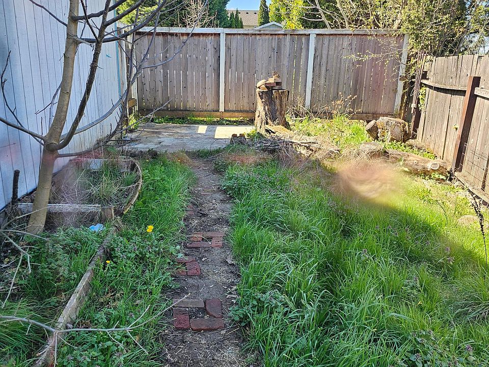 Backyard area can be customized to your needs. Make it into whatever you want! Private fences all around with additional reinforcement below to make sure pets don't escepte