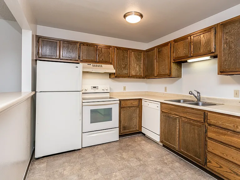 Foxhill Apartments — Photo 54