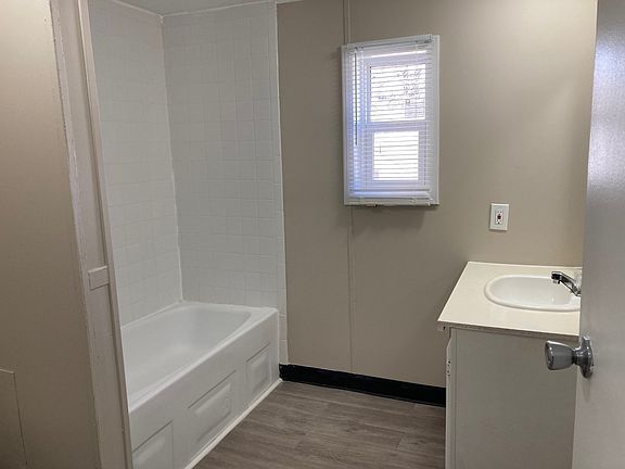 5th image of 444 N Amy Dr