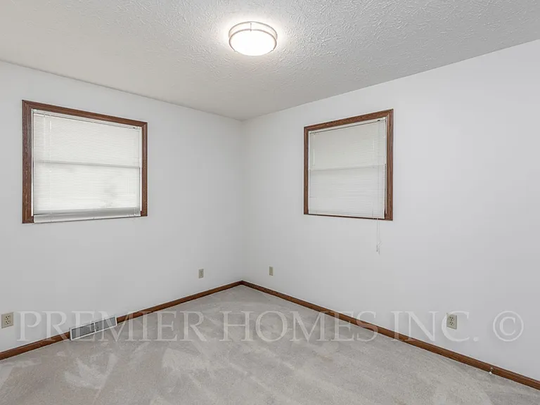 151-163 E Jones St — Photo 17