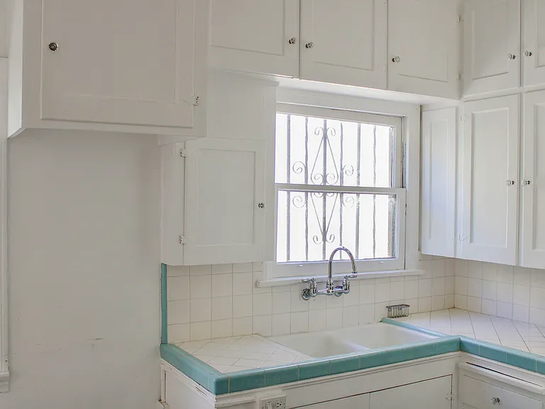 361 N Sierra Bonita Ave #A — Photo 13