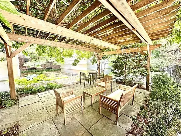 305 8th Avenue image 6 of 7