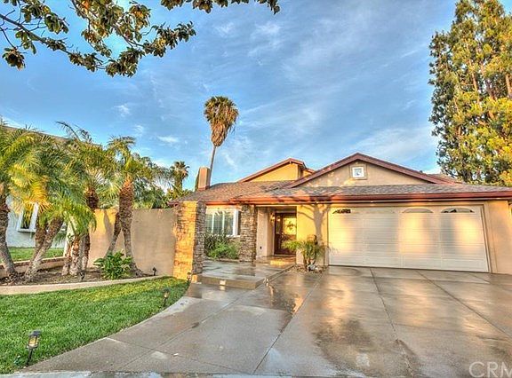 3rd image of 2381 Coco Palm Dr