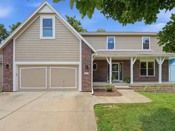 820 NE Adams Dr, Lees Summit, MO 64086
