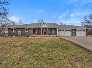 401A County Road 2500 N, Mahomet, IL 61853