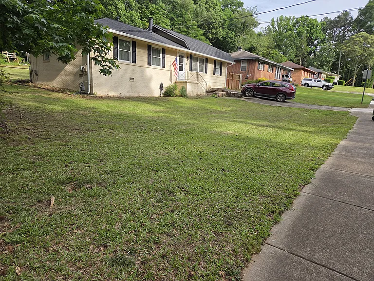 2457 Pine Dr NW — Photo 2