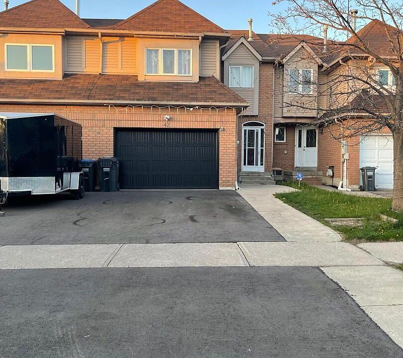 1st image of 42 Wooliston Cres