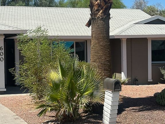 2nd image of 600 E Bell De Mar Dr